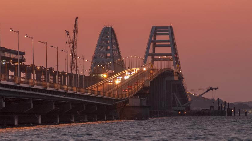 Крымский мост подвел итоги лета: рекорд — 33 тысячи автомобилей за сутки